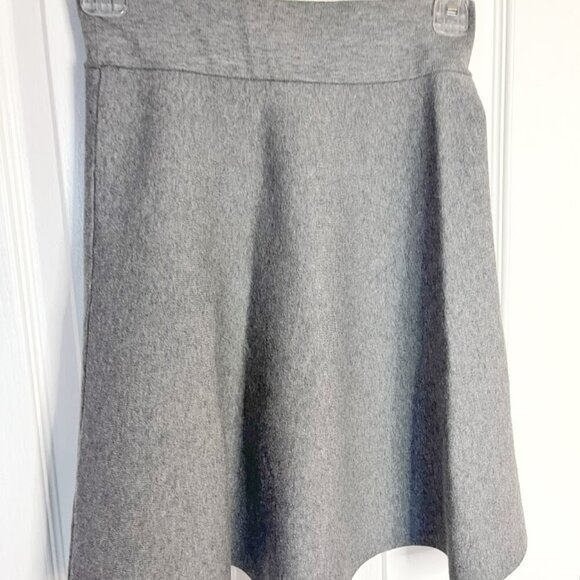 Ann Taylor PETITE Mini Length Knit Stretchy Flare Flowy Pull On Skirt - Picture 3 of 11